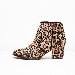Zadig and Voltaire Molly Leo Boot 39 $475 leopard